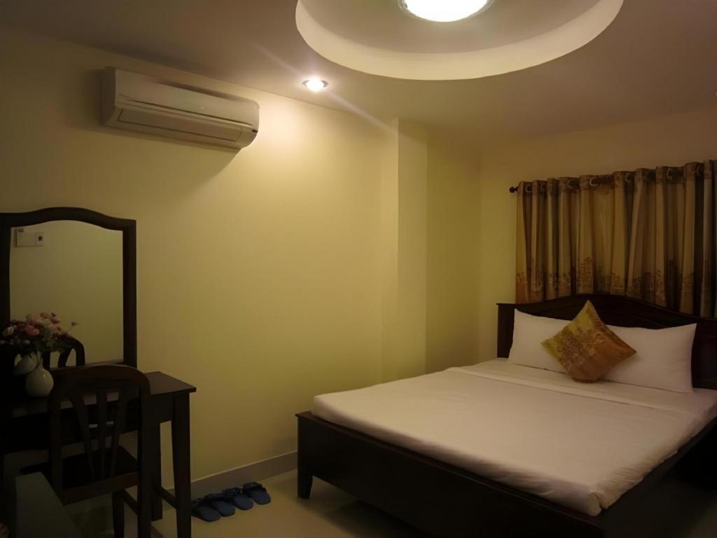Nui Thanh Hotel Ho Chi Minh City Exterior photo
