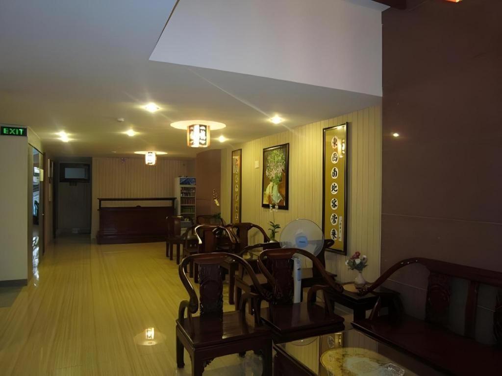 Nui Thanh Hotel Ho Chi Minh City Exterior photo